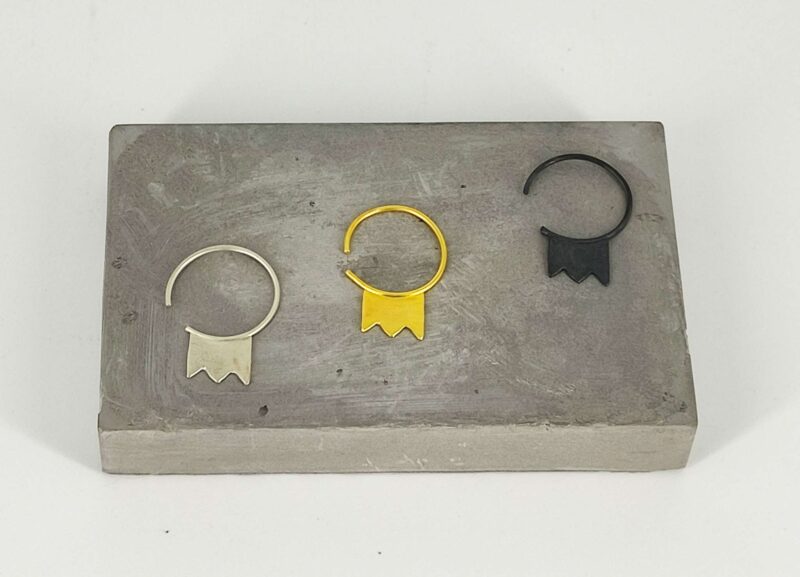 Mini single earrings κορώνα
